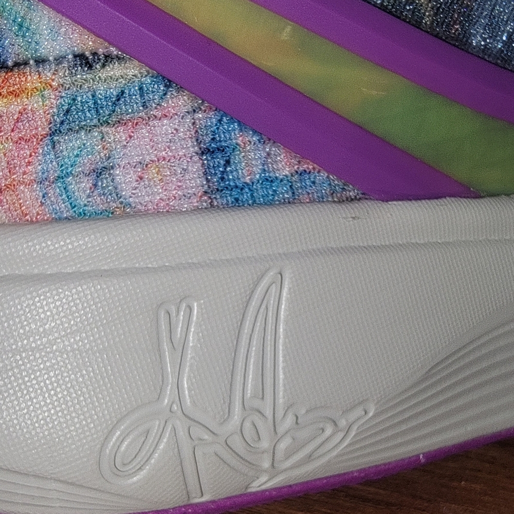 Kyrie 8 unreleased Circle of Life size 5(5.5) - Picture 9 of 15